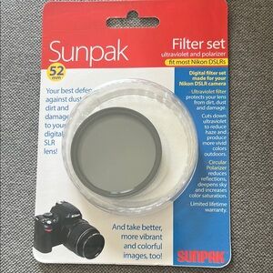 Sunpak 52mm filter set for Nikon DSLR cameras